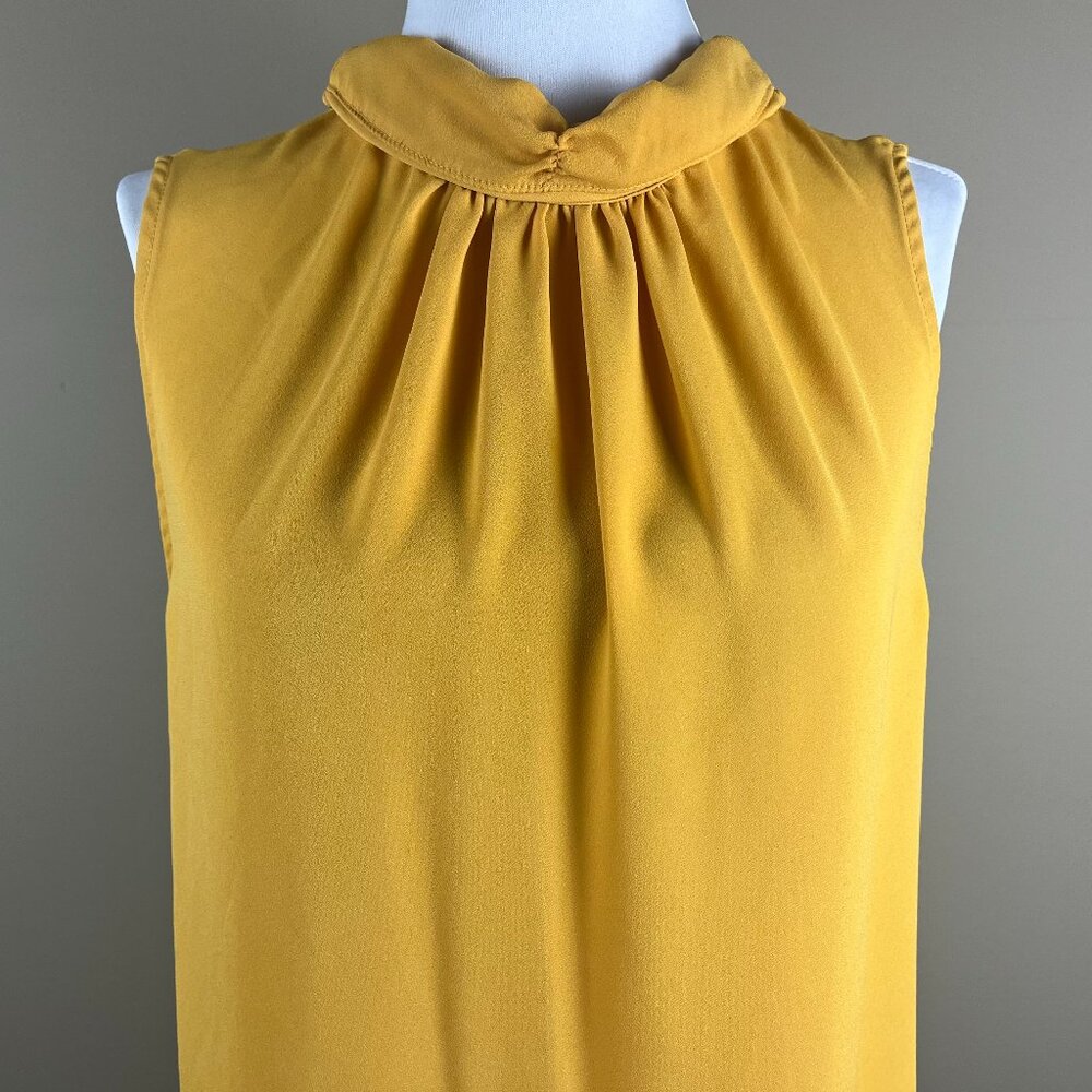 Ann Taylor Sleeveless Blouse Size M Gold, Gathered Front Center Collar